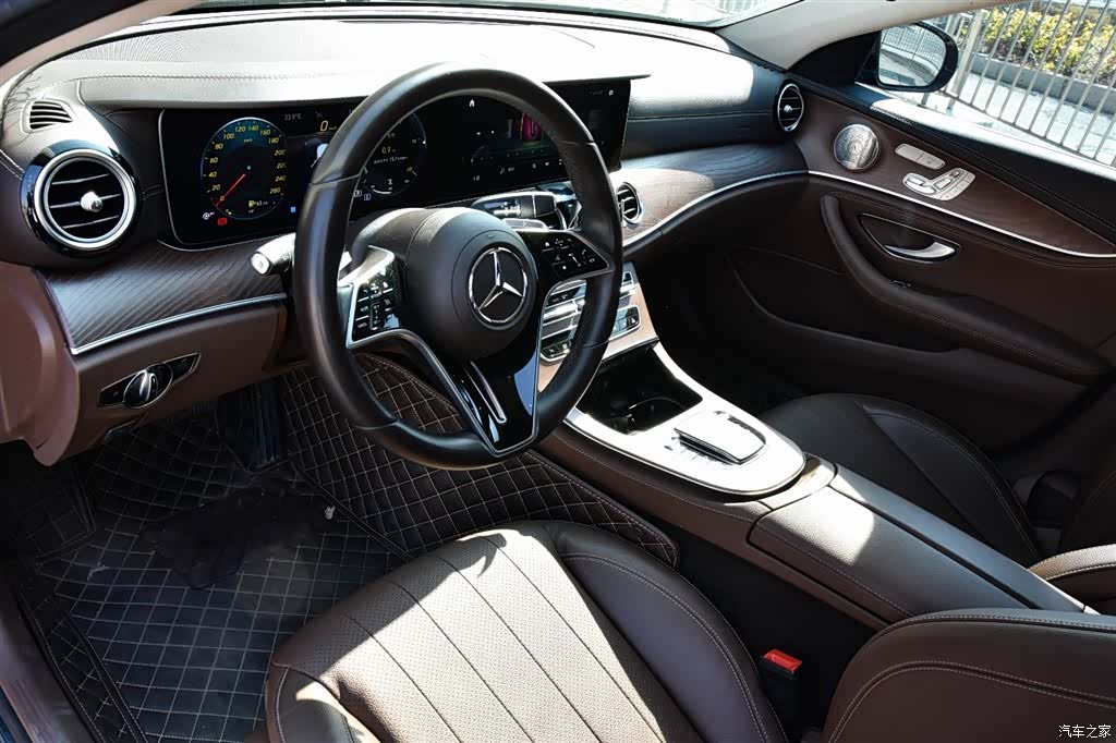 Mercedes-Benz E-Class, 2023 15