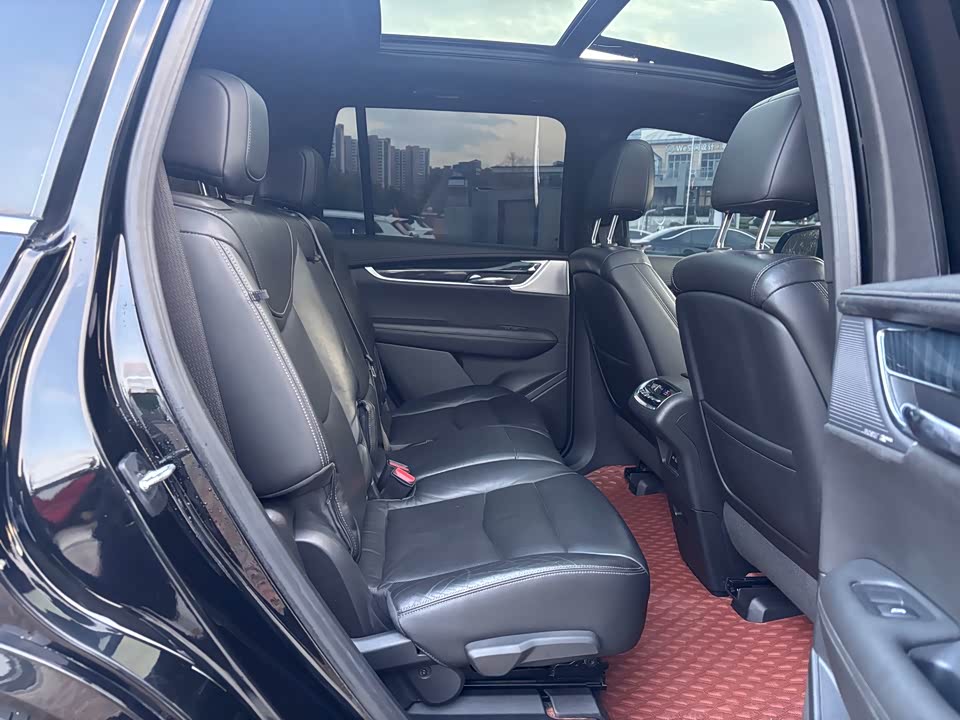 Cadillac XT6