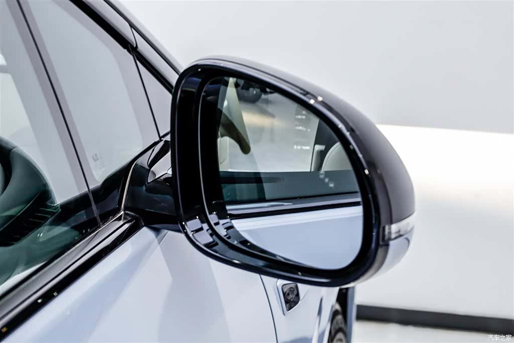 Li Auto i8, 2025 30