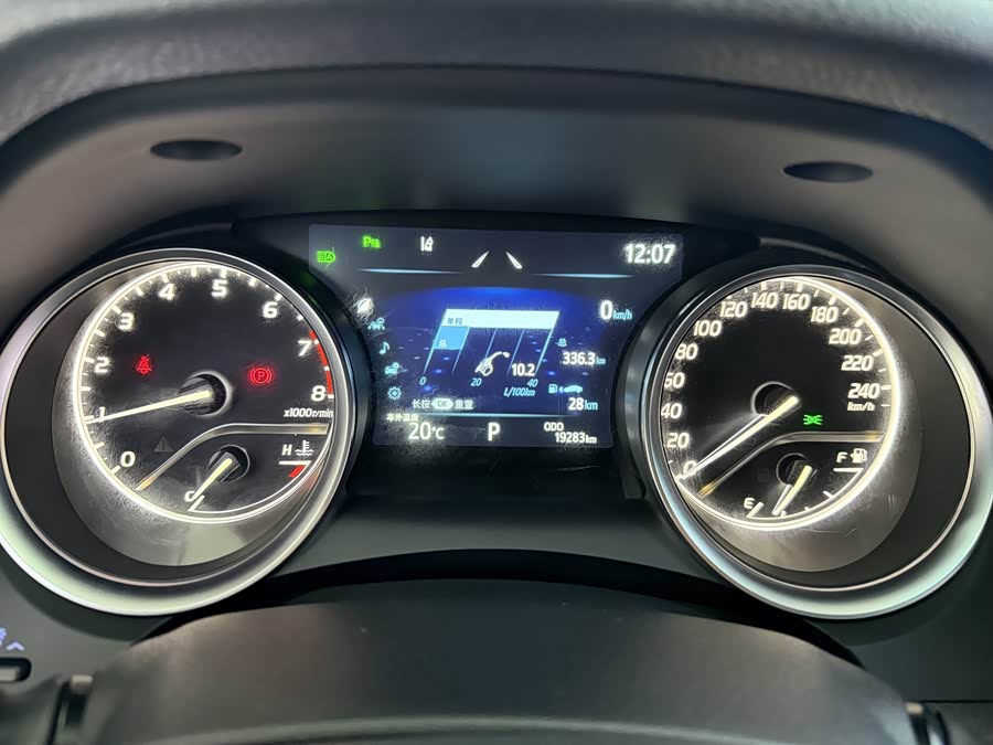 Toyota Camry 2023, фото 11