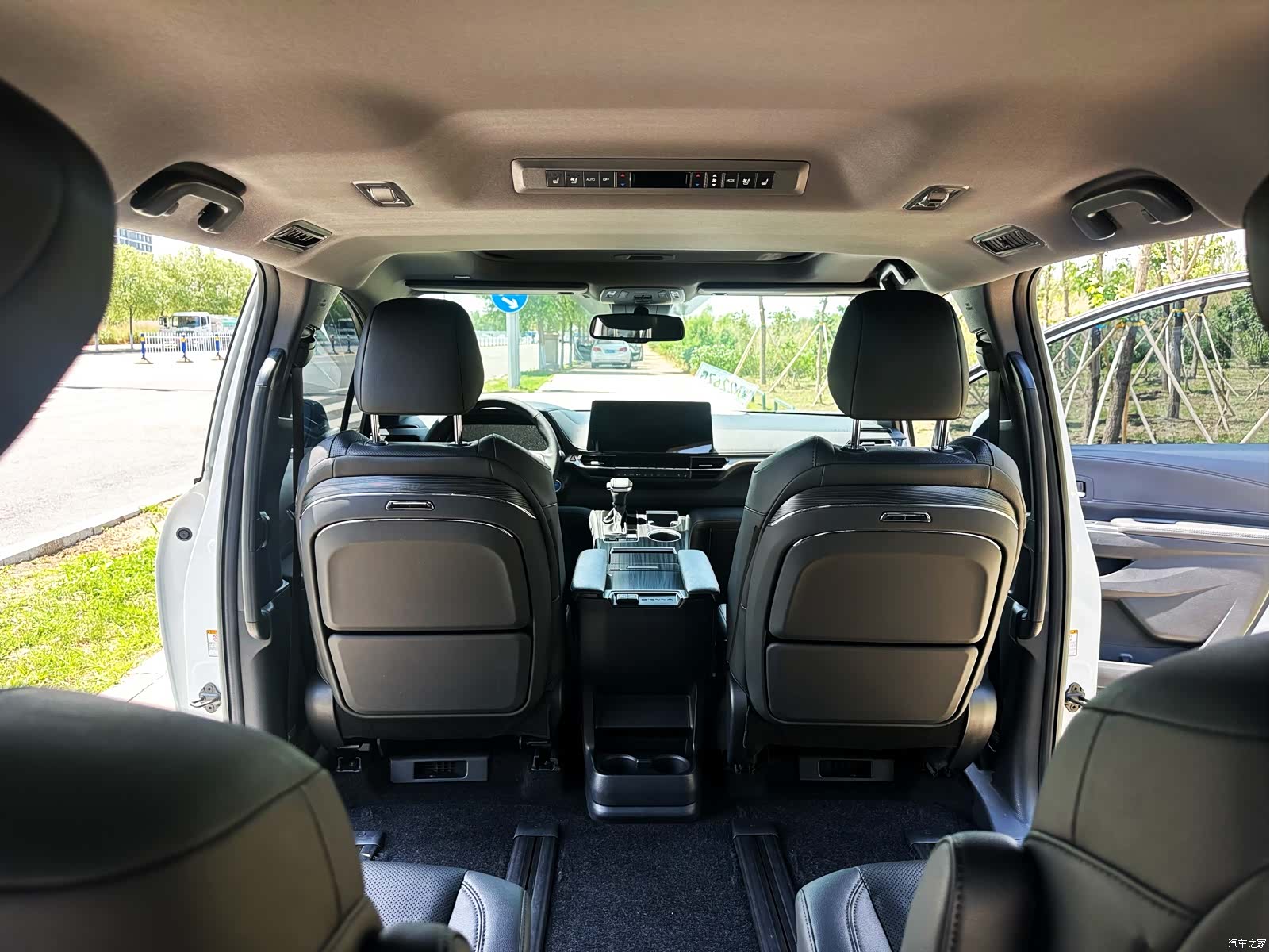 Toyota Sienna, 2023 16