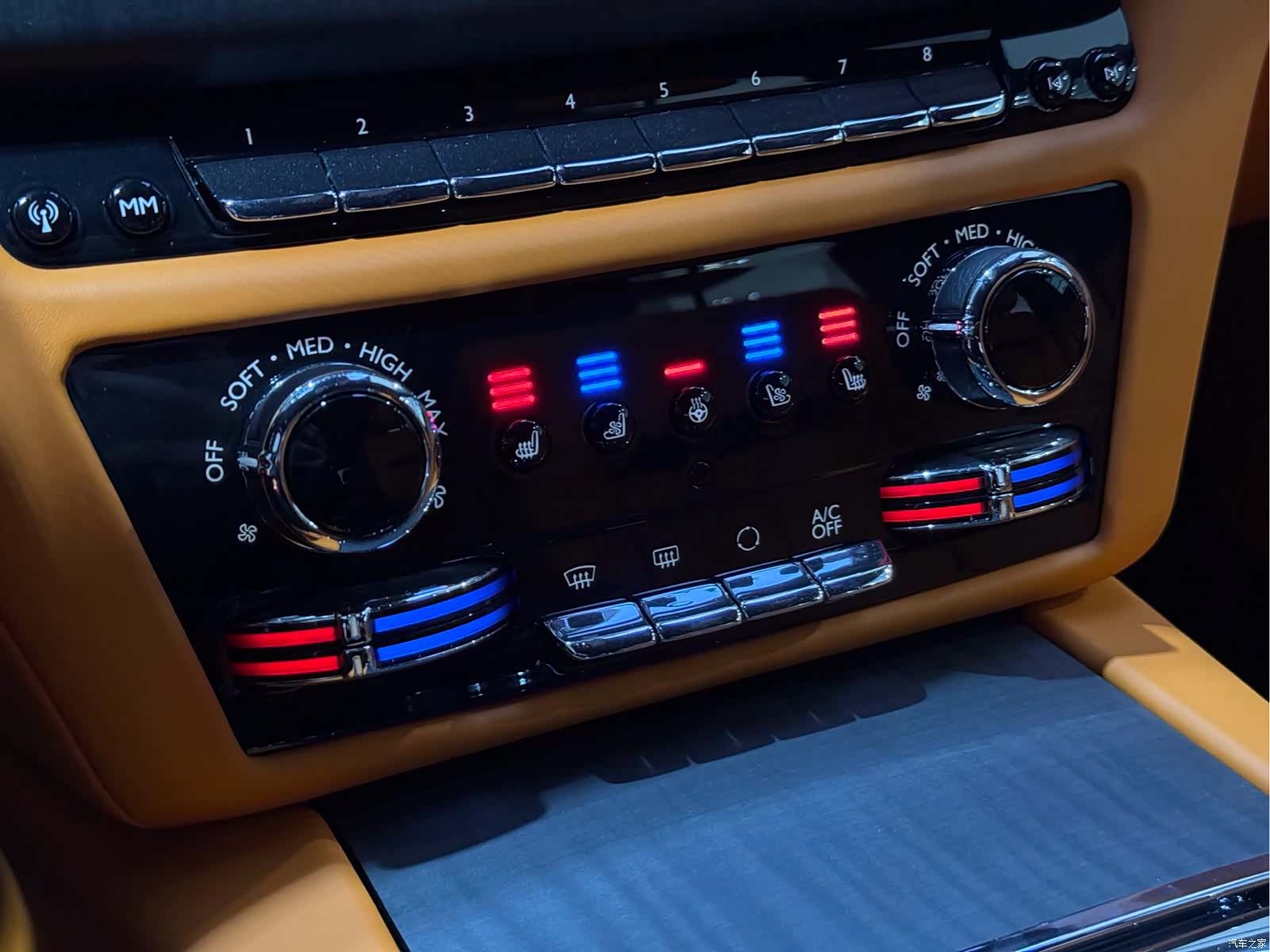 Rolls-Royce Ghost, 2022 11