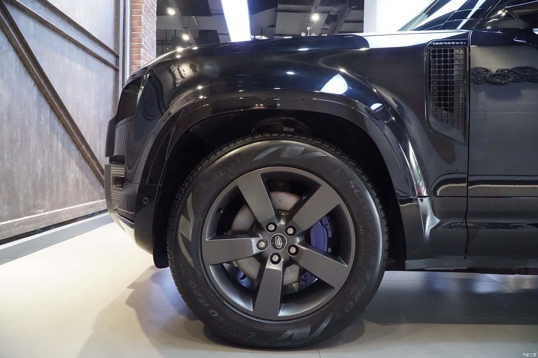Land Rover Defender, 2024 7