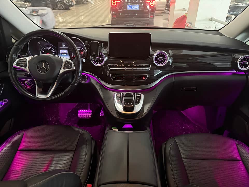 Mercedes-Benz V-class