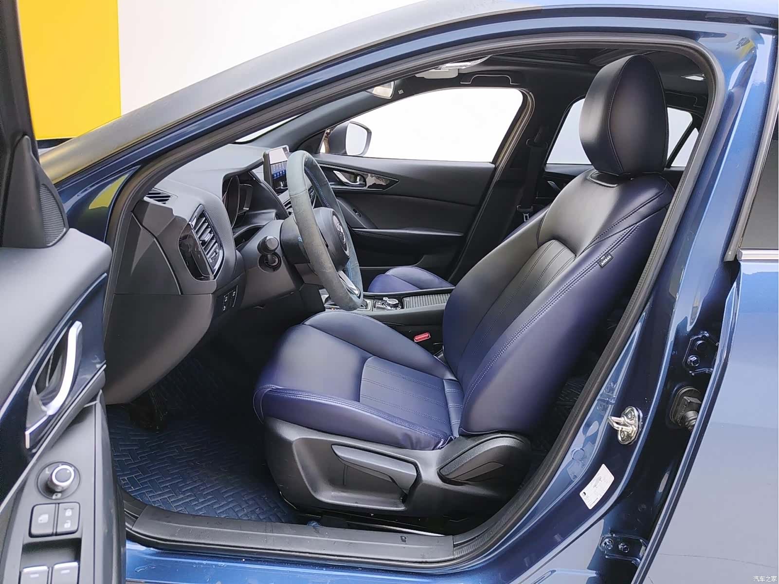 Mazda CX-4, 2022 3