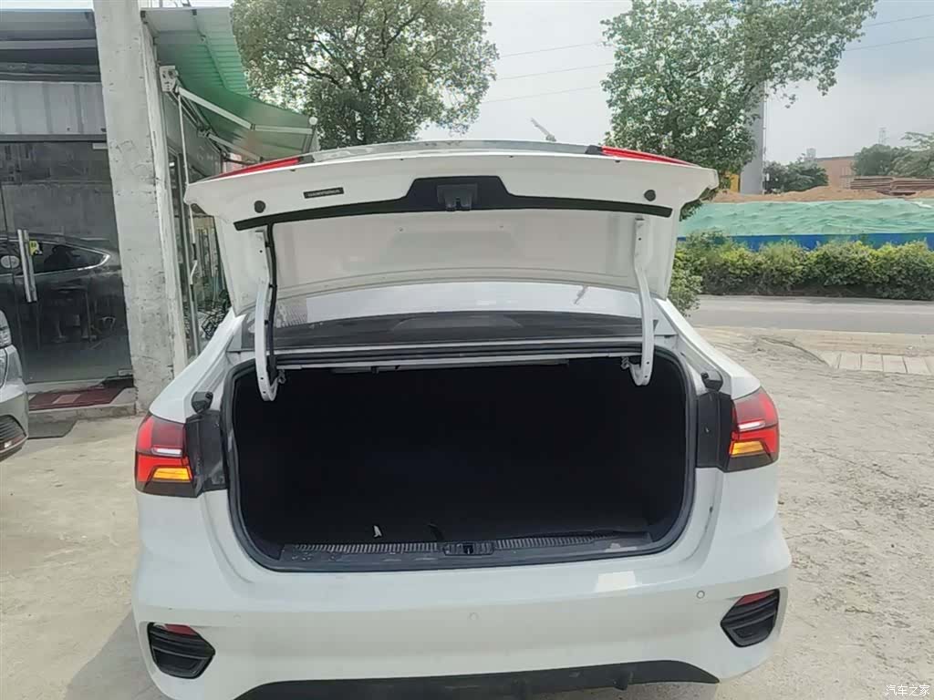 Roewe i5, 2023 19