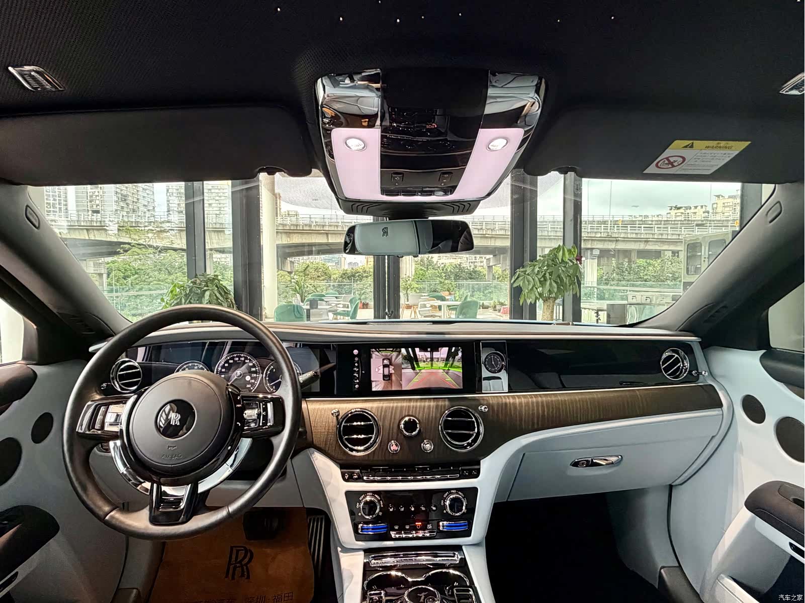 Rolls-Royce Ghost, 2021 10