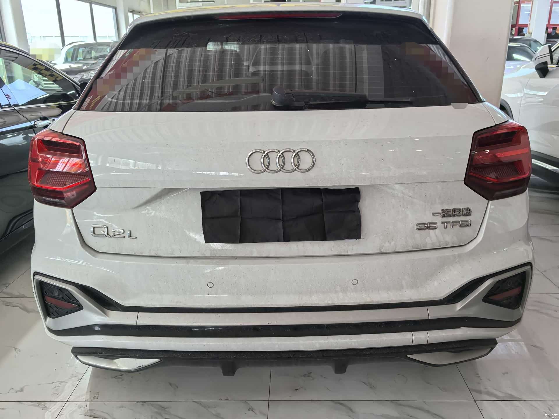 Audi Q2L, 2023 4