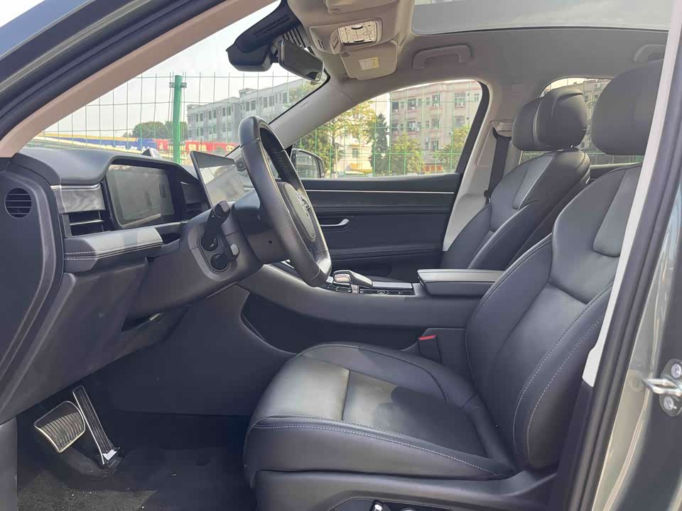 AITO Ask the world M5