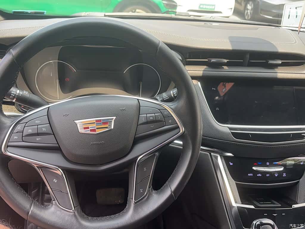 Cadillac XT5, 2021 4