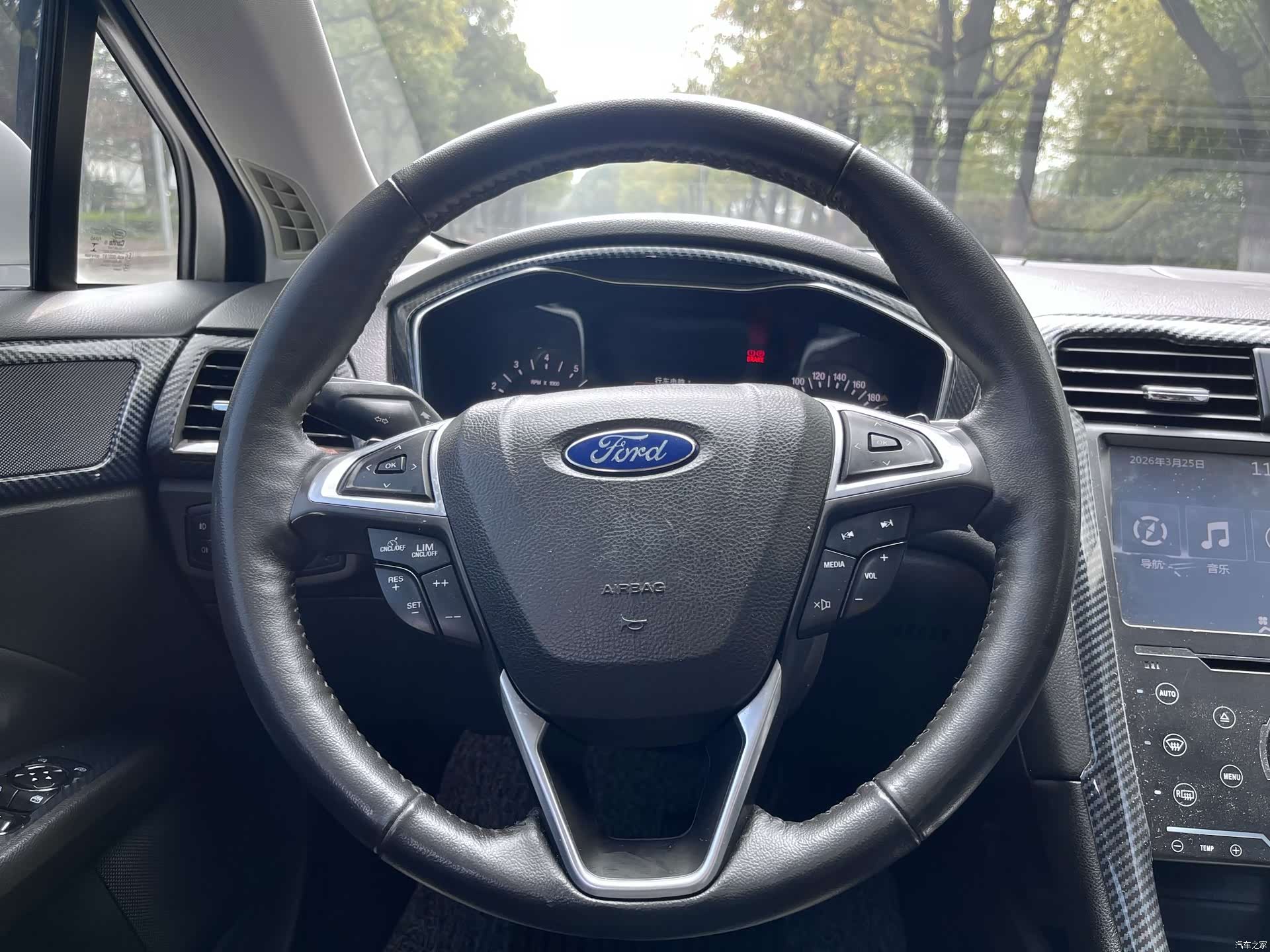 Ford Mondeo, 2014 12