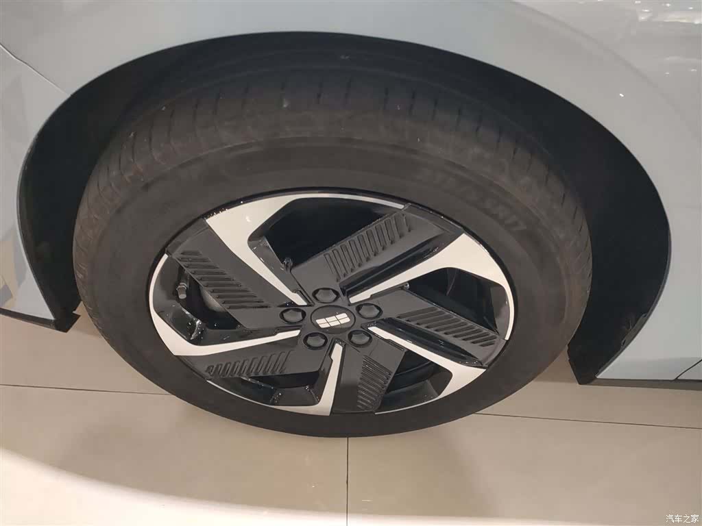 Geely Galaxy L6, 2025 25