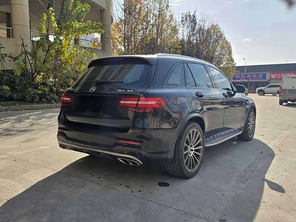 Mercedes-Benz GLC AMG