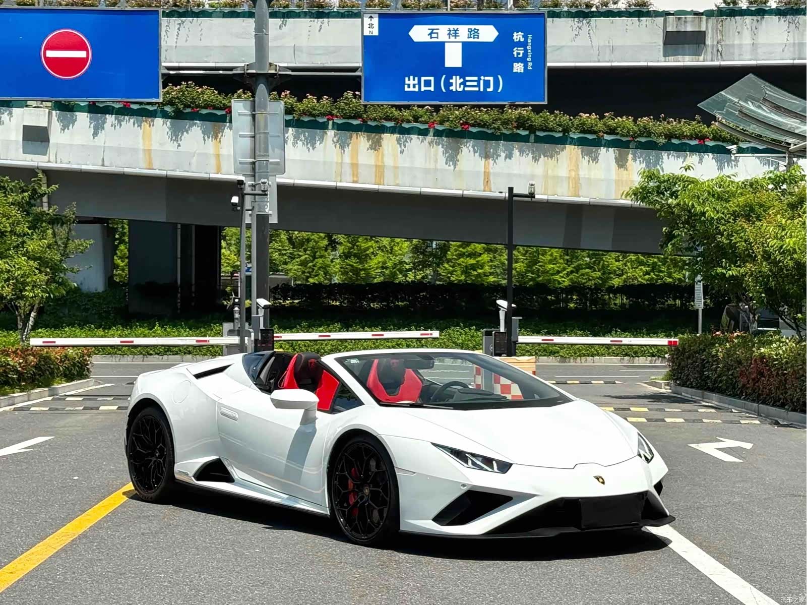 Lamborghini Huracán, 2023 3