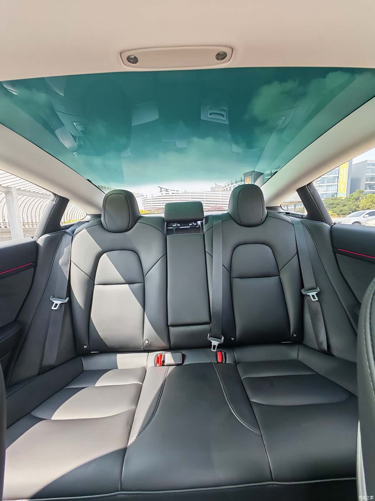 Tesla Model 3, 2022 24