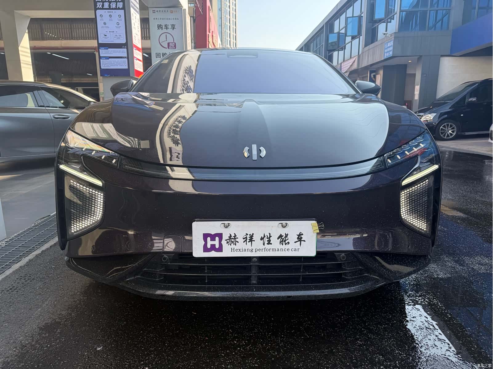 HiPhi X, 2022 3