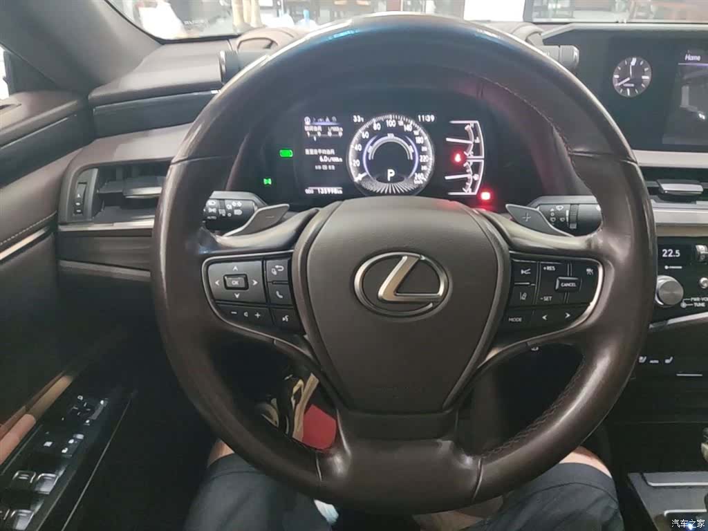 Lexus ES, 2021 11