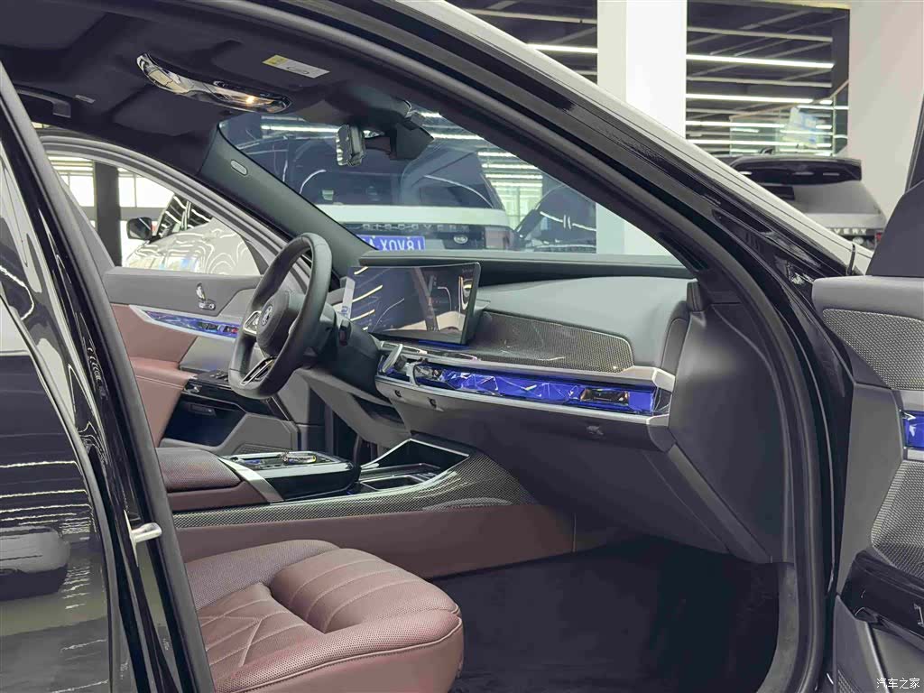 BMW i7, 2023 10