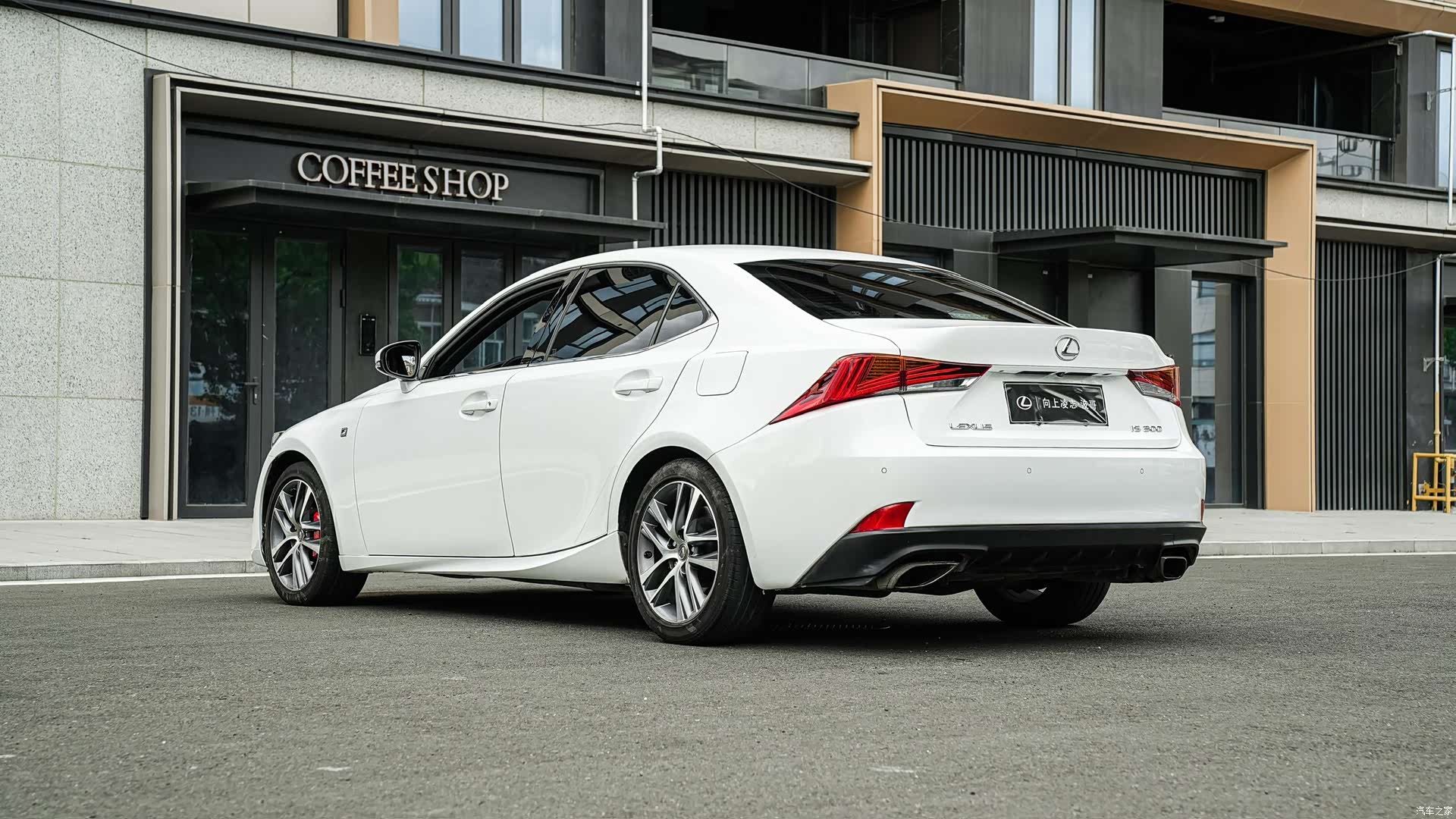 Lexus IS, 2018 6