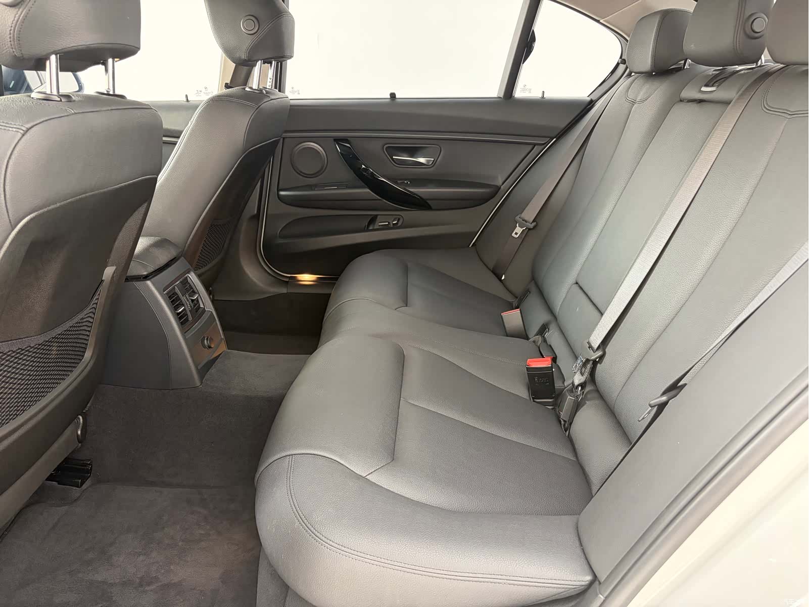BMW 3 Series, 2017 все фото