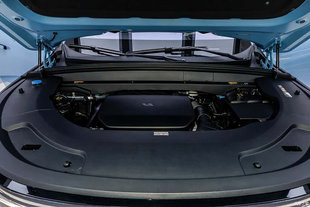 Li Auto L7, 2024 13
