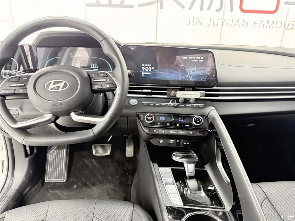 Hyundai Elantra, 2024 12