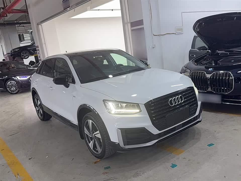 Audi Q2L