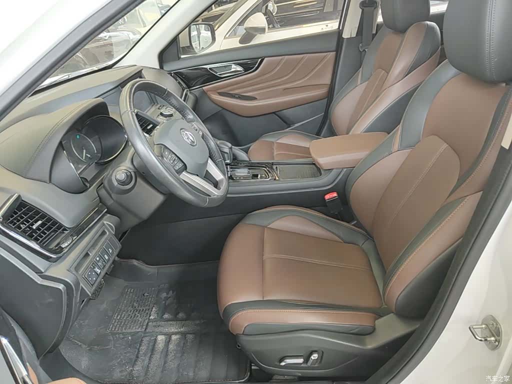 DongFeng AX7, 2018 15