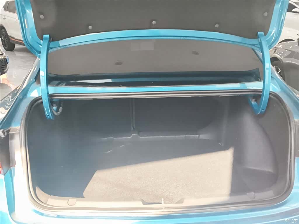 Geely Preface, 2023 15