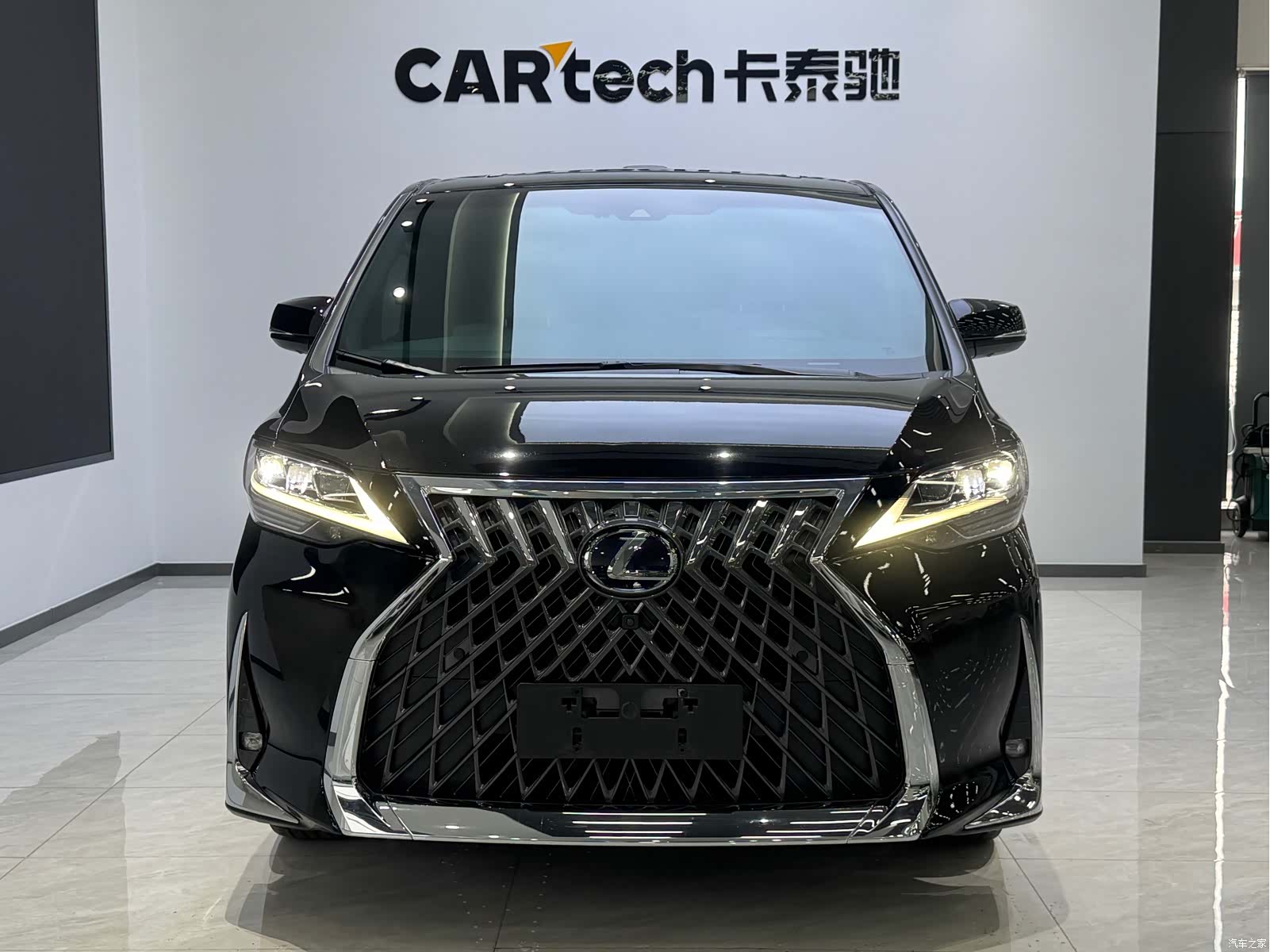 Lexus LM, 2022 2
