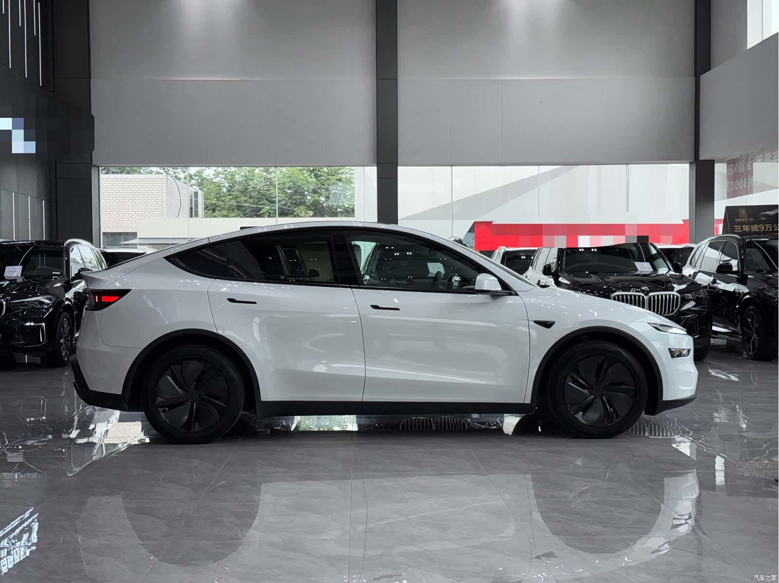 Tesla Model Y, 2025 3