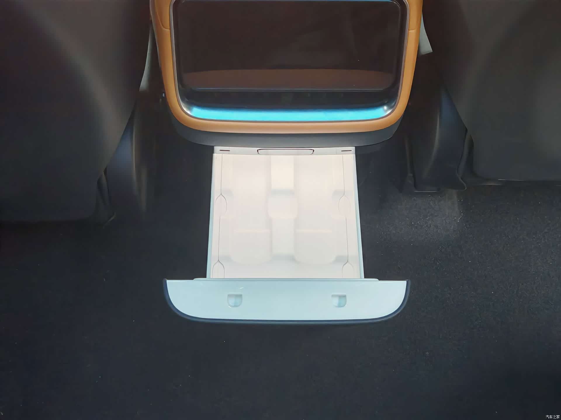 Xiaomi YU7, 2025 16