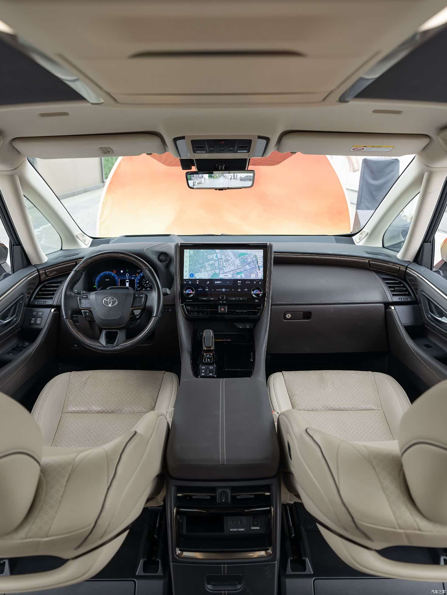 Toyota Alphard, 2024 10