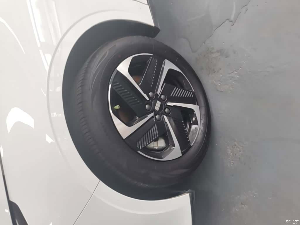 Geely Galaxy L6, 2024 23