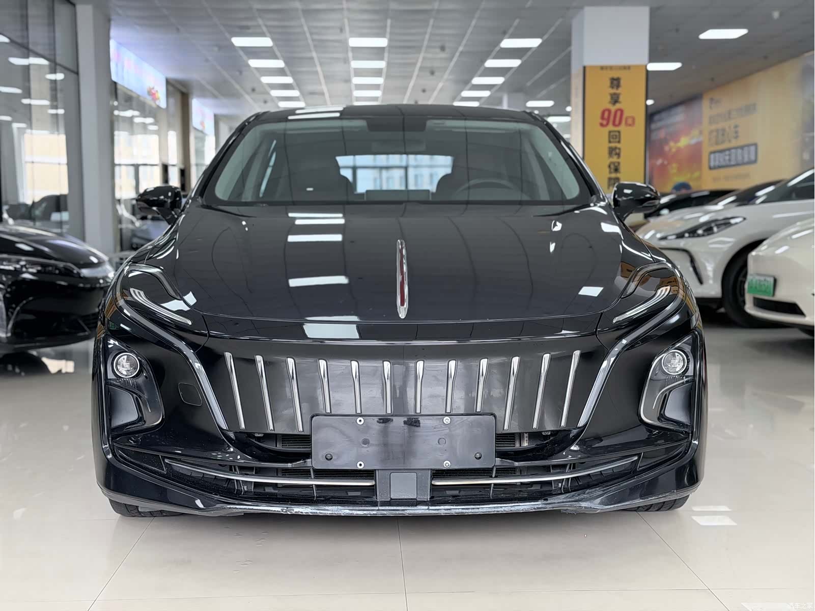 Hongqi QM5, 2022 2