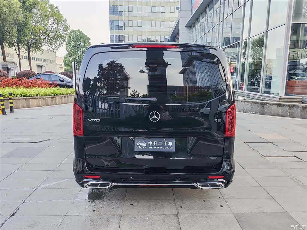 Mercedes-Benz 7, 2023 8