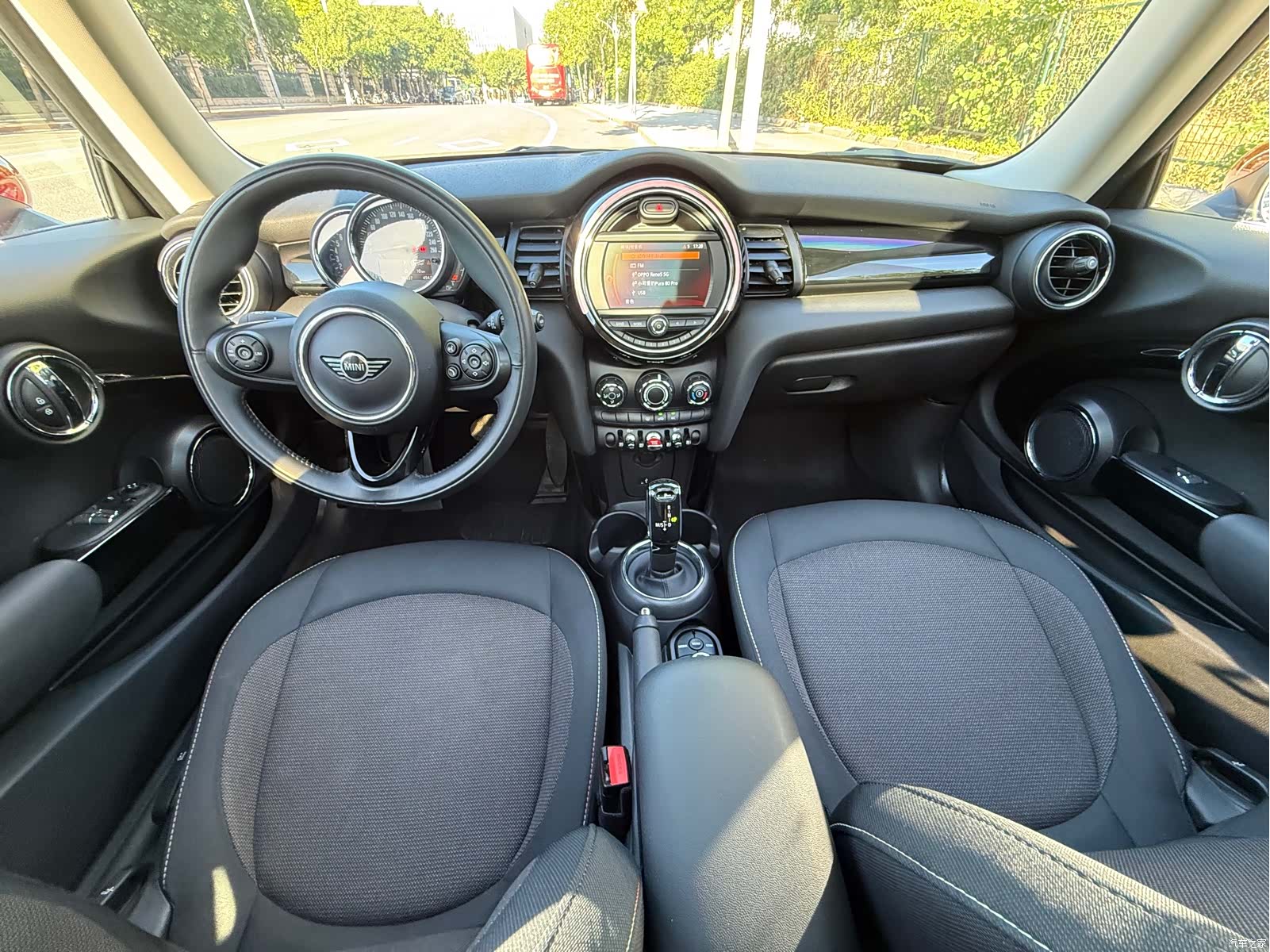 Mini ONE, 2019 18