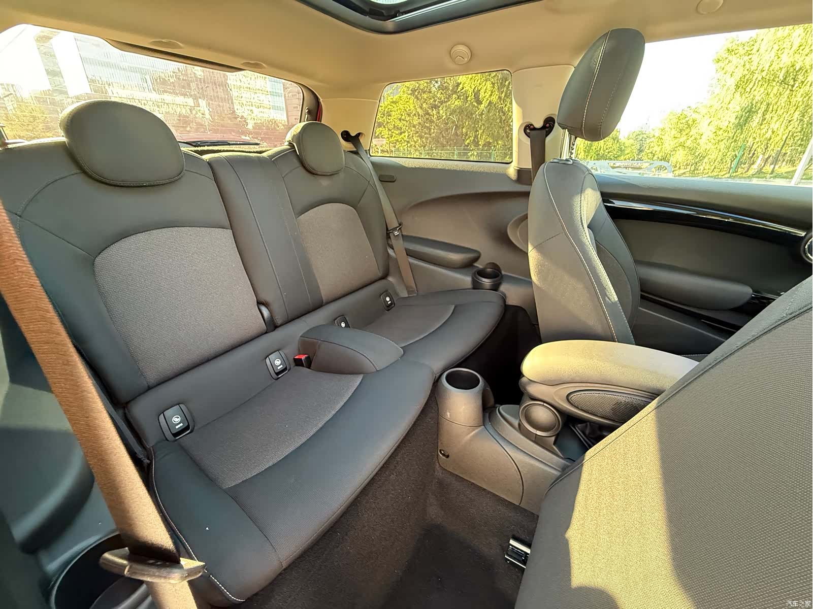 Mini ONE, 2019 12