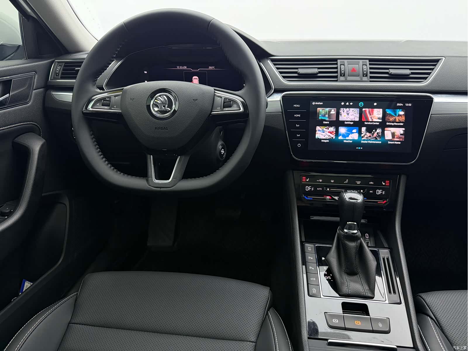 Skoda Superb, 2023 9