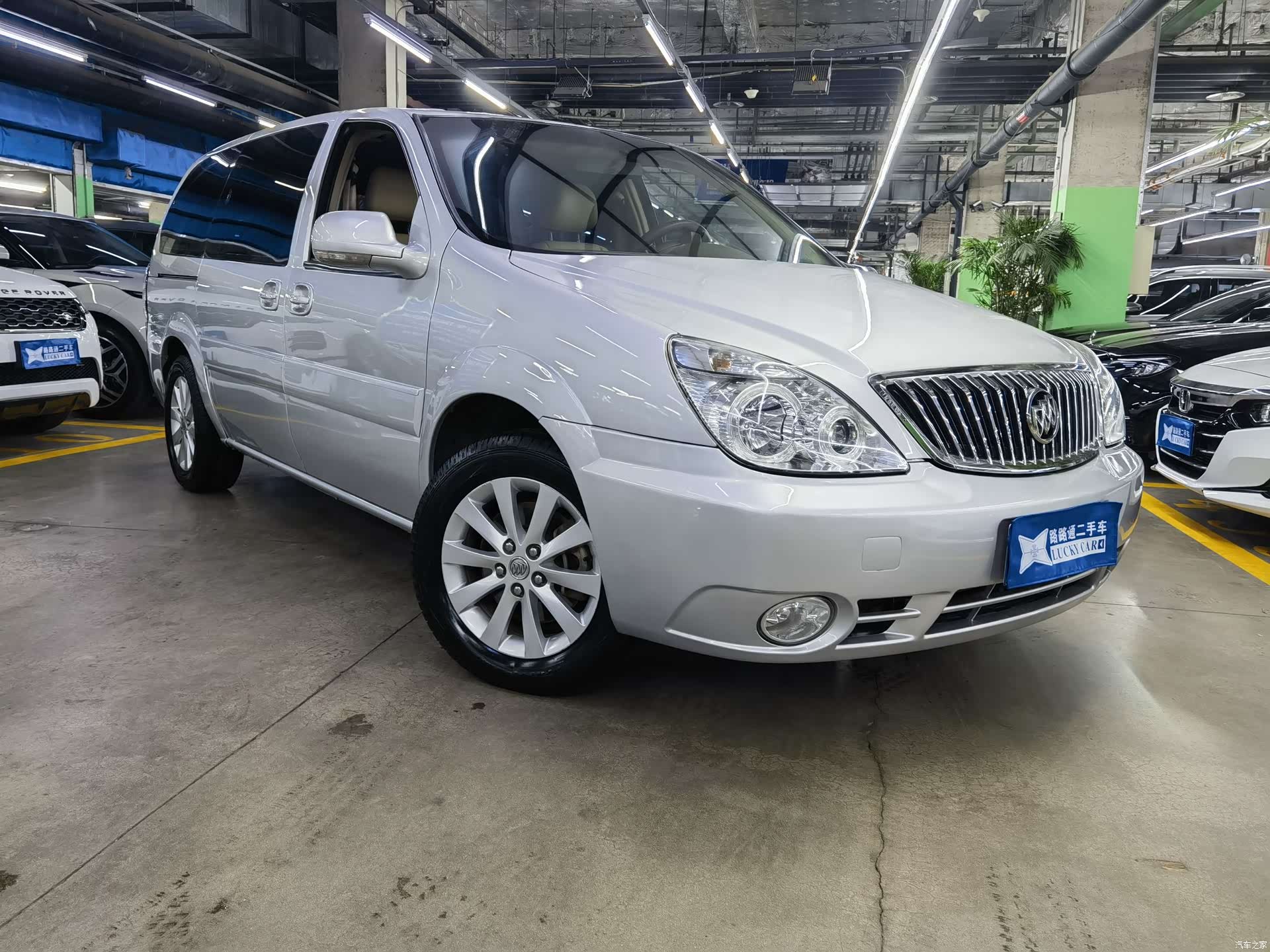 Buick GL8, 2016 3