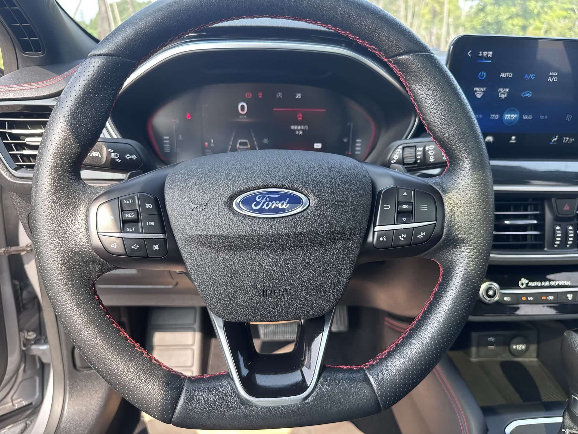 Ford Focus, 2023 19