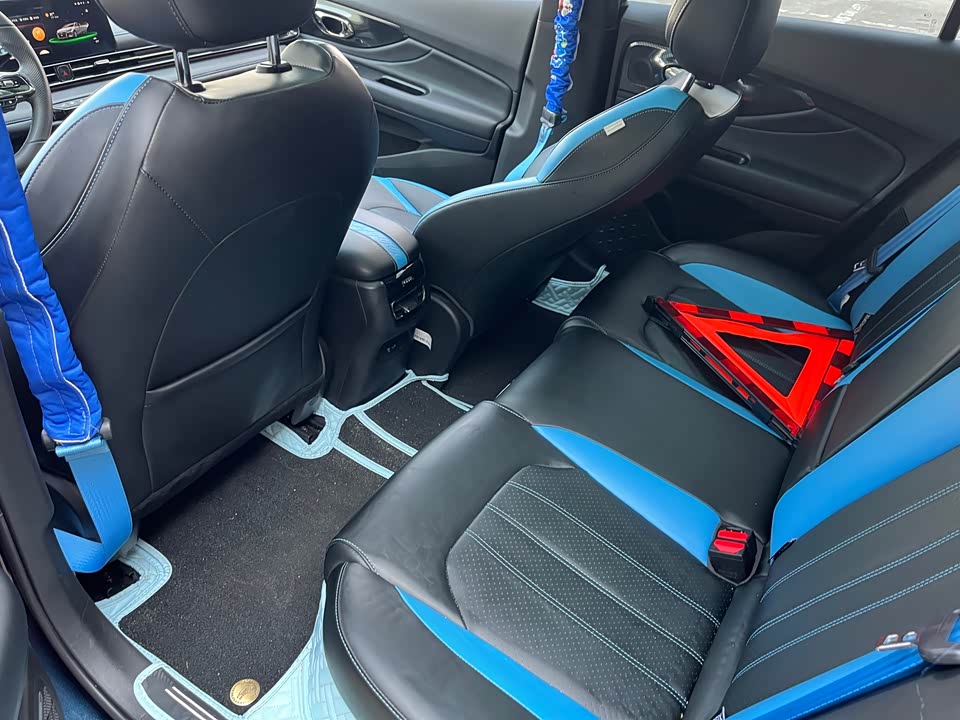 Trumpchi Shadow Leopard