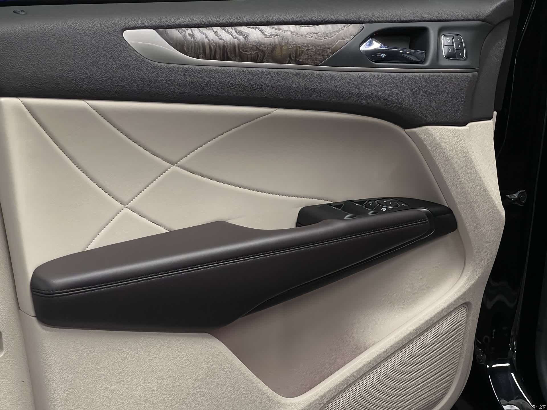 Lincoln MKC, 2018 43