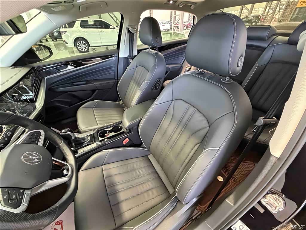 Volkswagen Passat, 2022 14