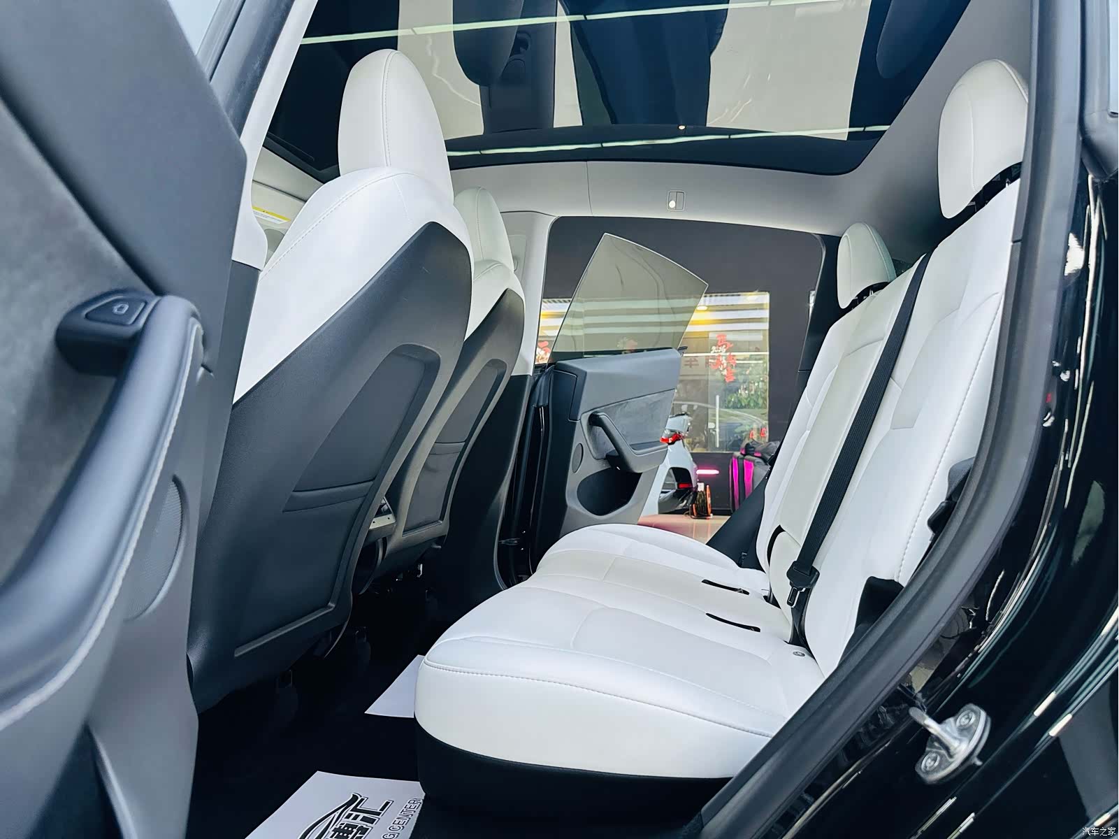 Tesla Model Y, 2023 10
