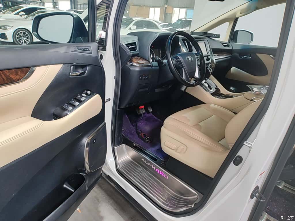 Toyota Alphard, 2018 16