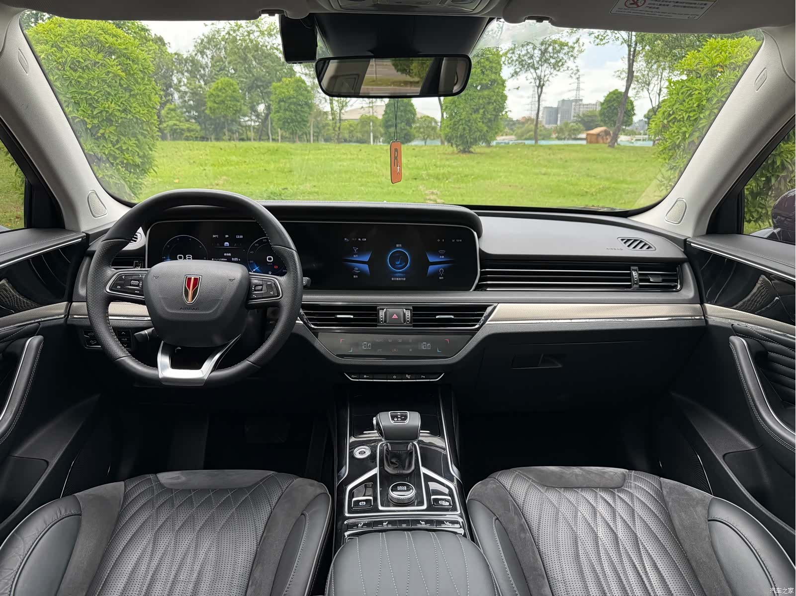 Hongqi HS5, 2023 9