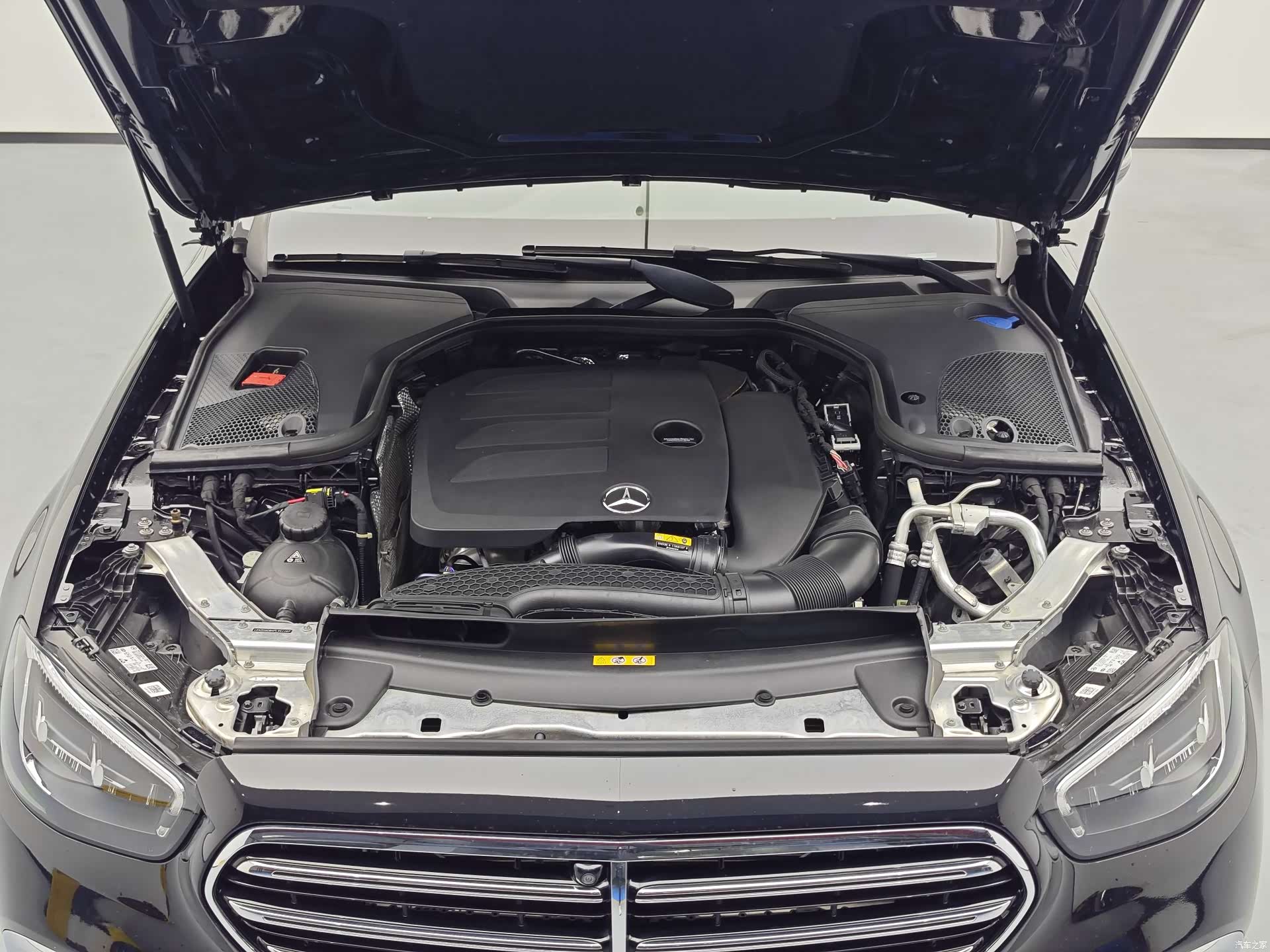 Mercedes-Benz E-Class, 2023 12