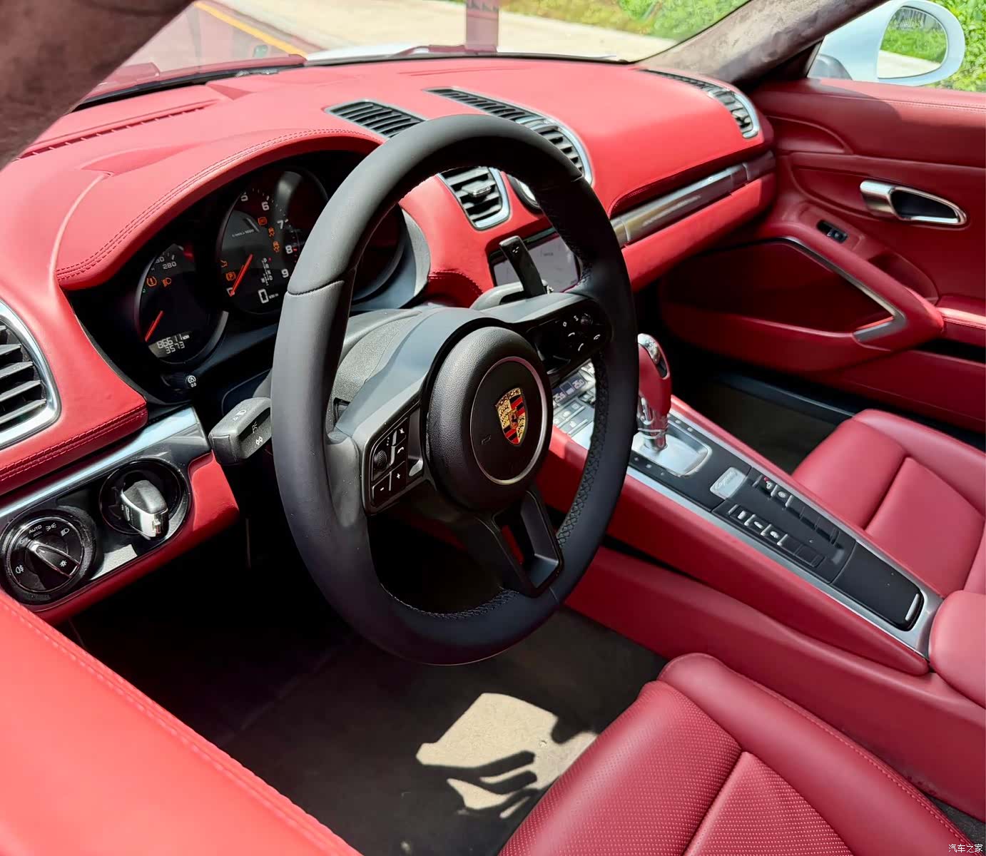 Porsche Cayman, 2015 11