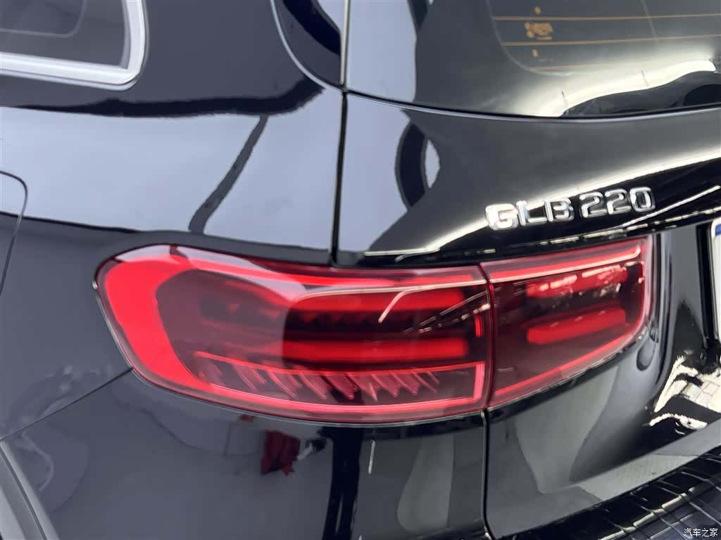 Mercedes-Benz GLB, 2024 10